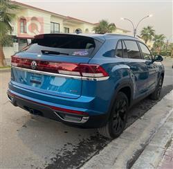 ڤۆڵکسواگن ئەتڵەس کرۆس سپۆرت